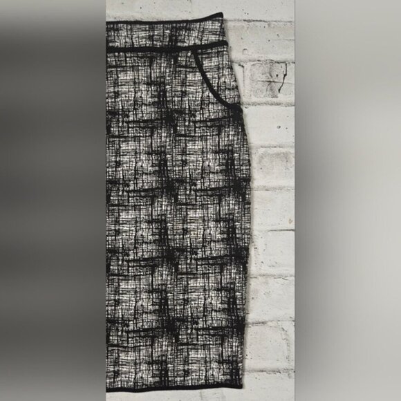 Faith and Joy New York Black & White Grid Pattern Skirt - Picture 5 of 10